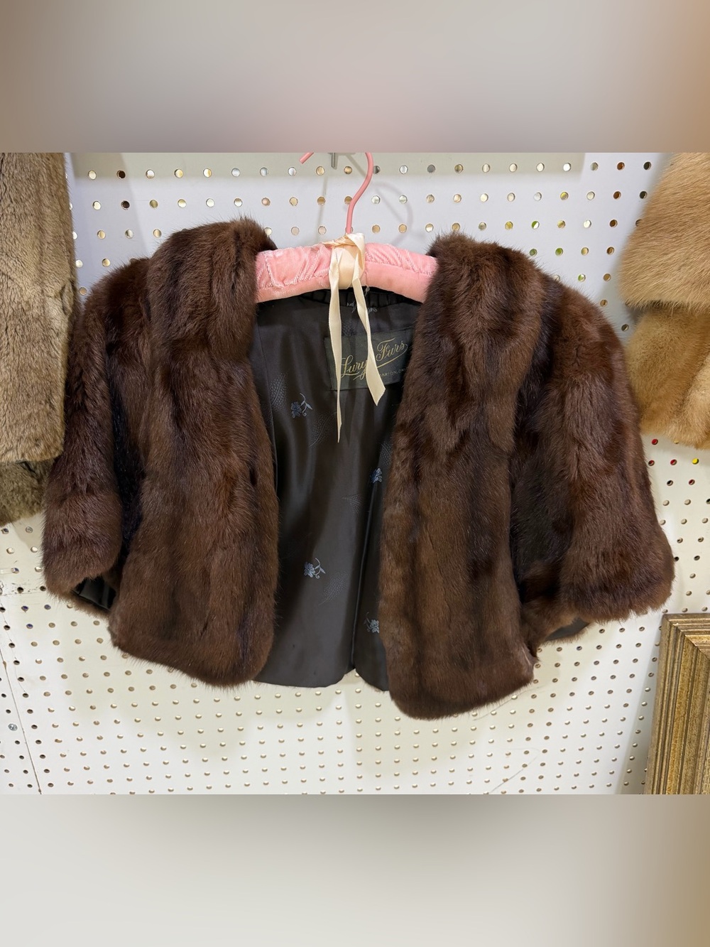 Lurye Furs Ohio Vintage Woman’s  Brown Mink Fur Stole